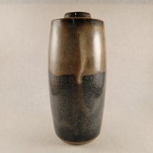 Load image into Gallery viewer, Vase in Midnight Mist Glaze
